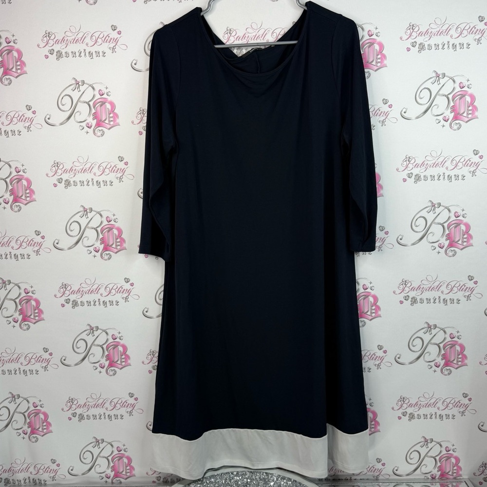 Tahari dress, colour block, Navy dark blue Black and White Dress flowy stretch